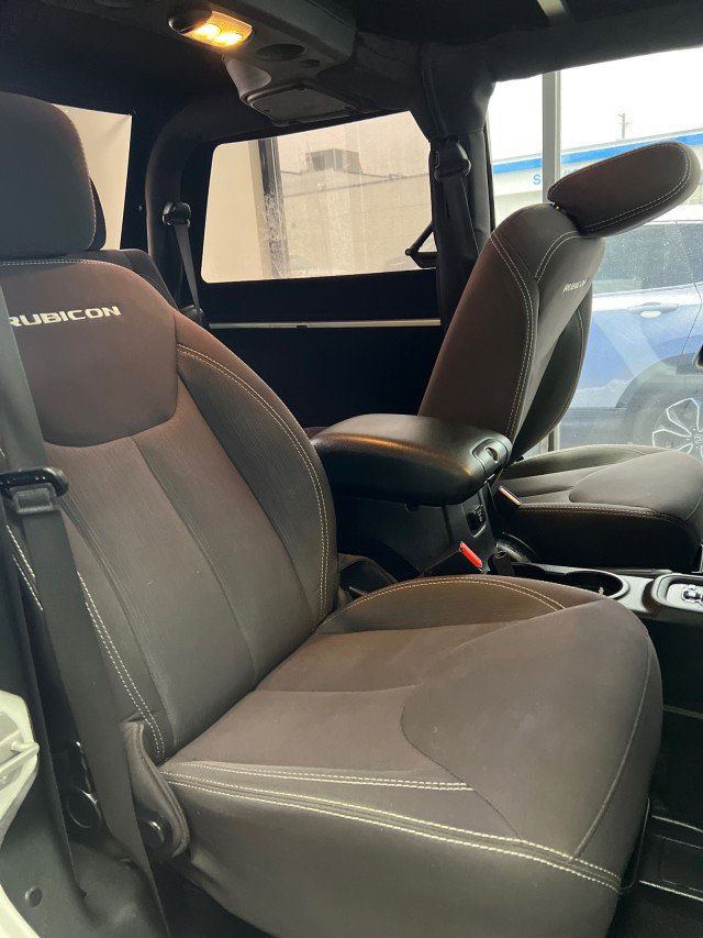 Used 2015 Jeep Wrangler Rubicon w/ Power Convenience Group image 11