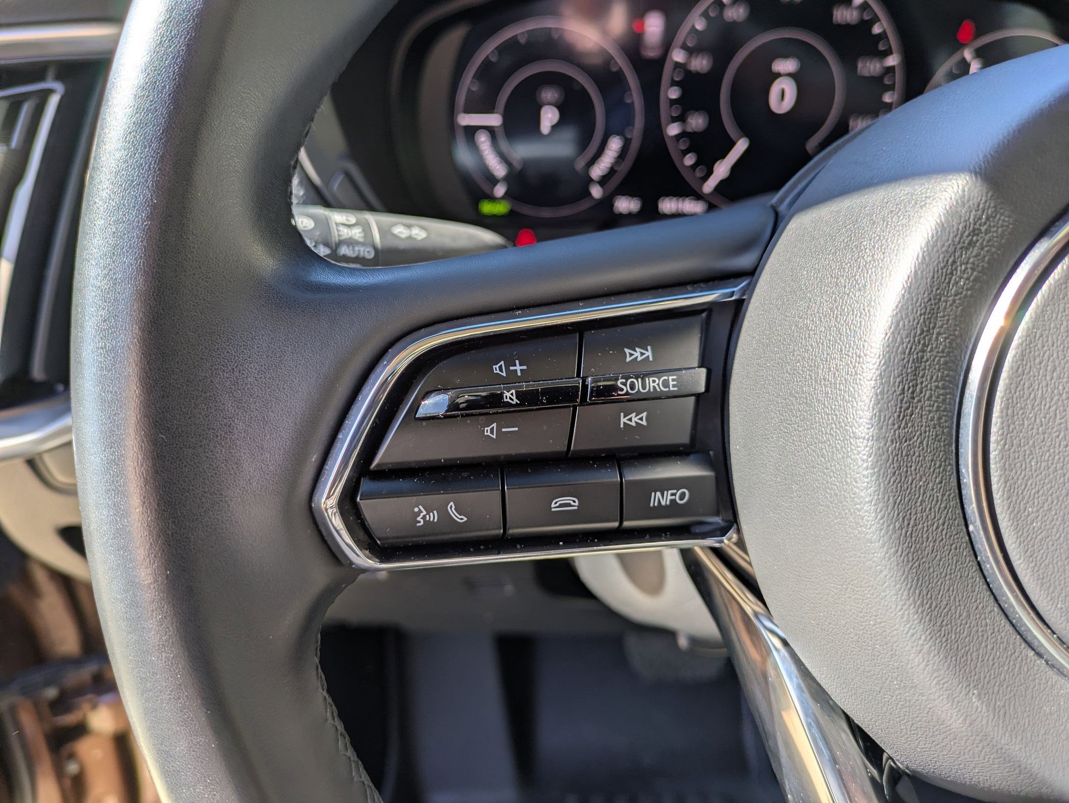 Used 2025 MAZDA CX-70 Plug-In Hybrid w/ Premium Pkg AWD/4WD image 17