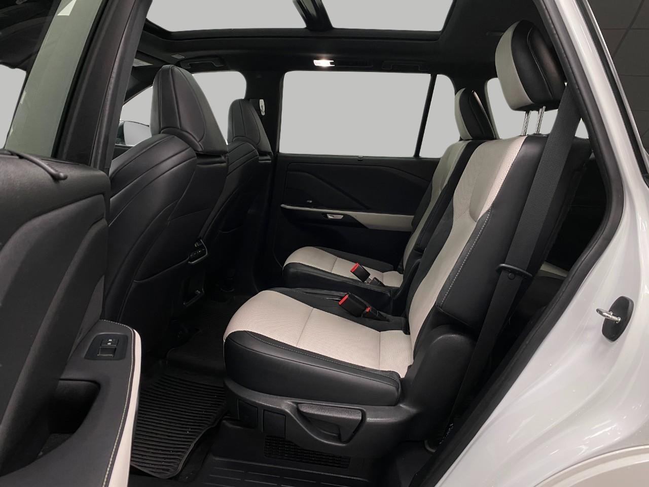 Used 2024 Lexus TX 500h AWD image 31