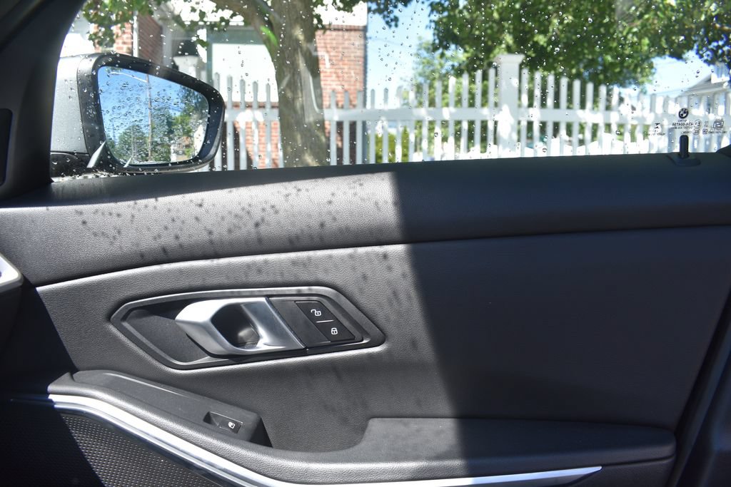 Used 2025 BMW 330i Sedan RWD image 17