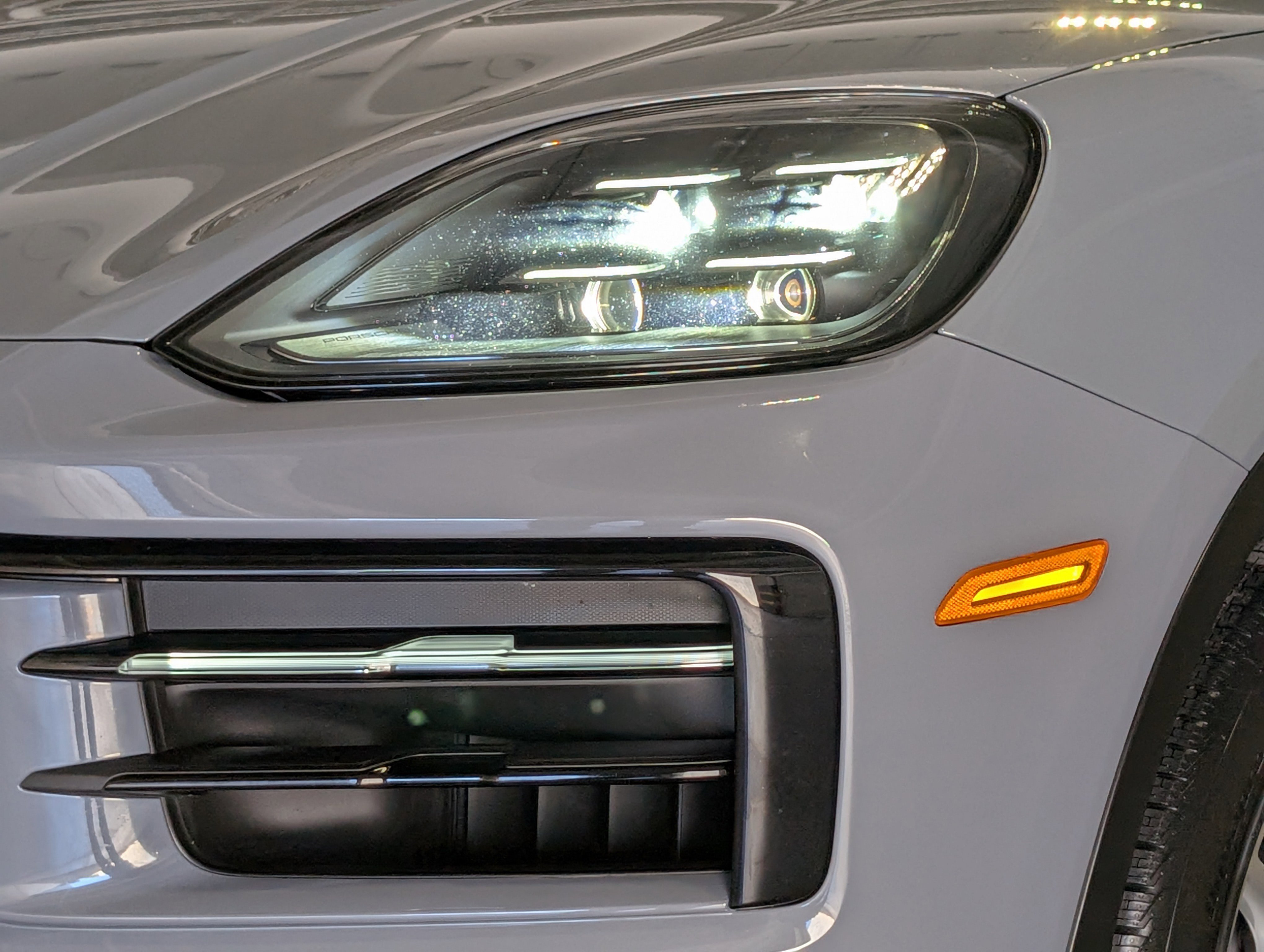 Certified 2024 Porsche Cayenne AWD/4WD image 12