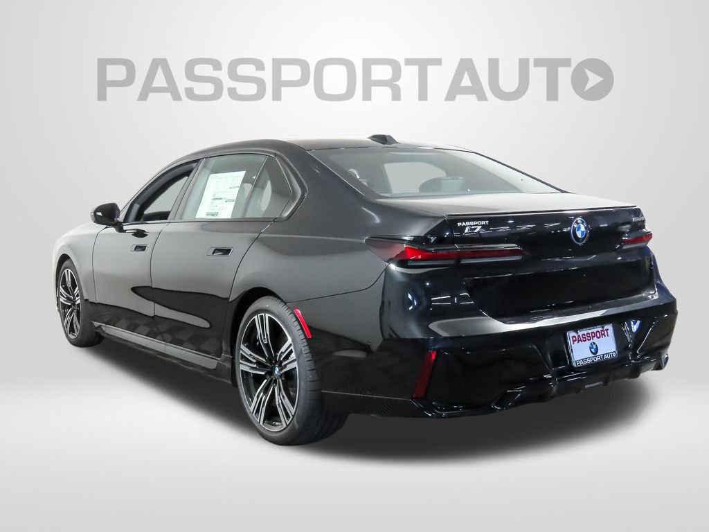 Used 2025 BMW i7 eDrive50 w/ M Sport Package RWD image 3