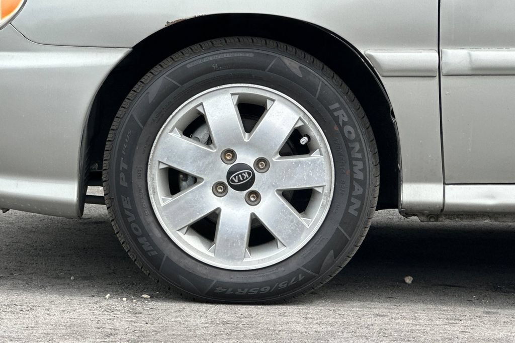 Used 2002 Kia Rio Cinco FWD image 23