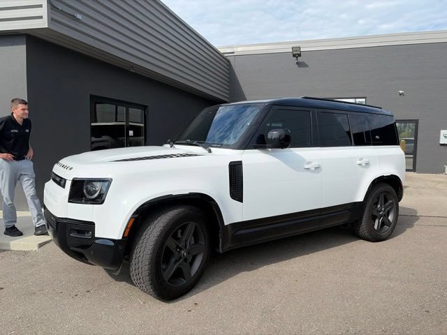 Used 2022 Land Rover Defender 110 X-Dynamic HSE AWD/4WD image 6