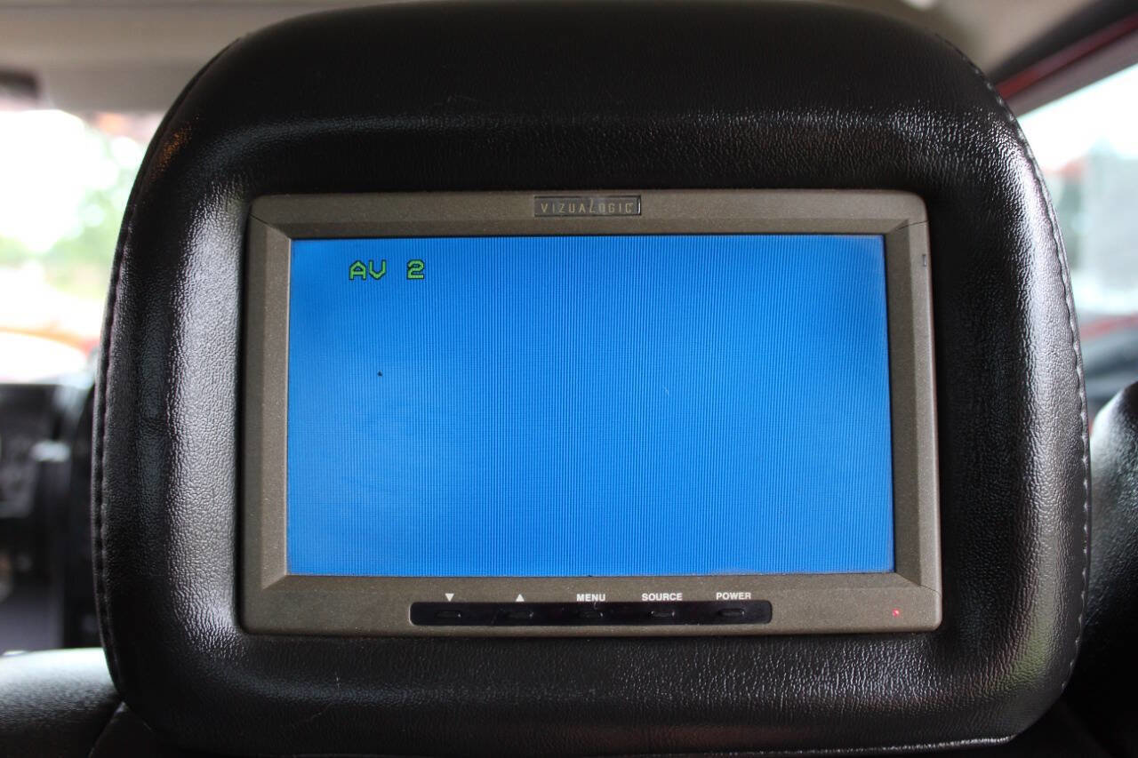 Used 2005 HUMMER H2 SUT w/ Preferred Equipment Group AWD/4WD image 21