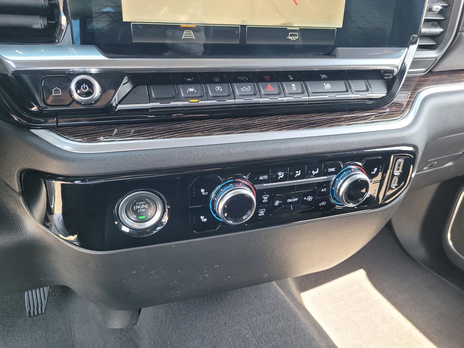 Used 2022 GMC Sierra 1500 Elevation w/ LPO, Elevation Black Package image 18