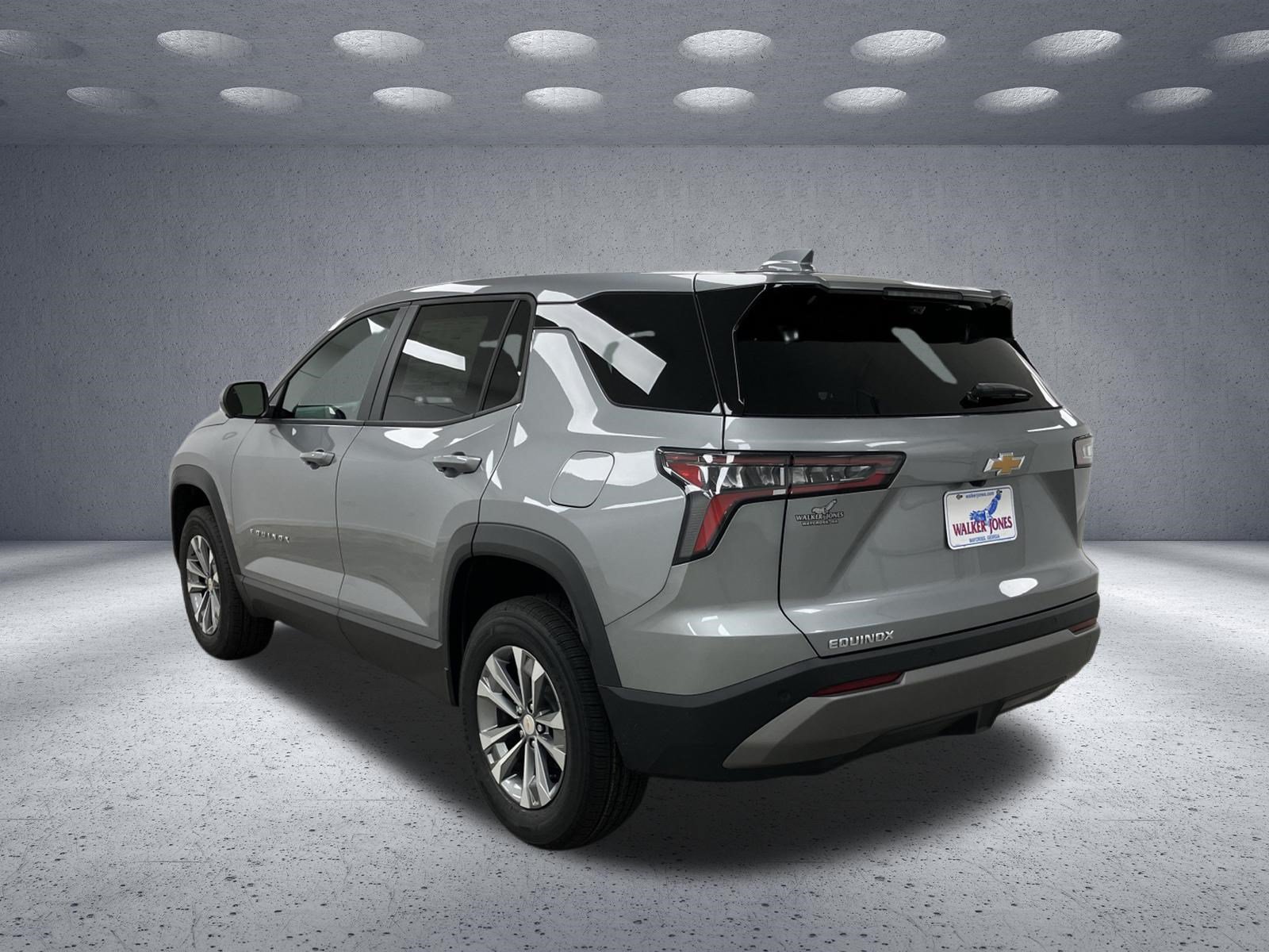 New 2027 Chevrolet Equinox LT w/ Safety and Technology Package FWD image 3