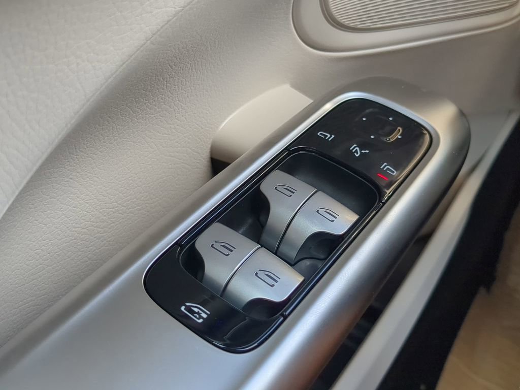 New 2025 Mercedes-Benz C 300 Sedan image 10