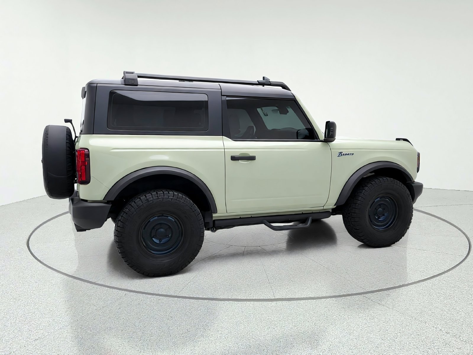 Used 2025 Ford Bronco 2-Door AWD/4WD image 8
