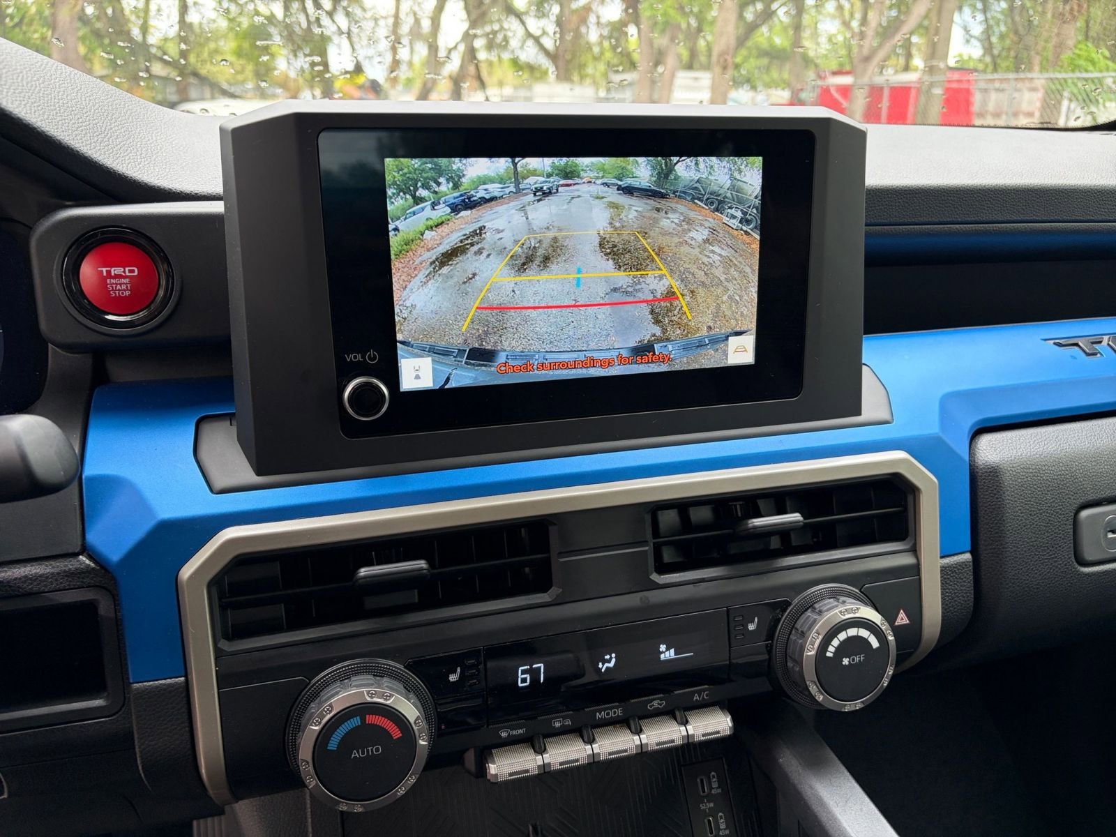 Used 2025 Toyota Tacoma TRD Off-Road image 17