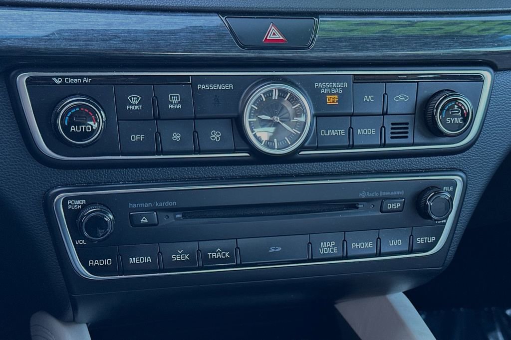 Used 2018 Kia Cadenza Limited w/ Paint Protection Package image 19