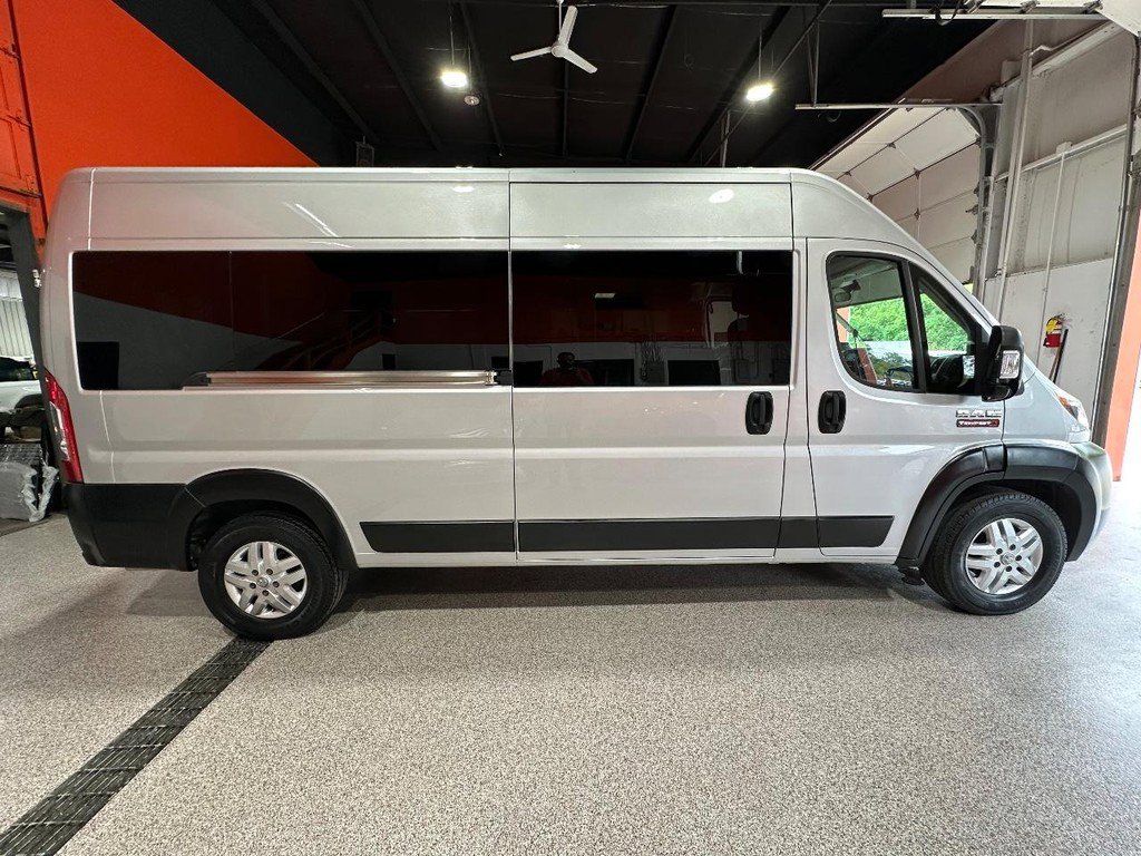 Used 2017 RAM ProMaster 2500 w/ Premium Appearance Group image 2