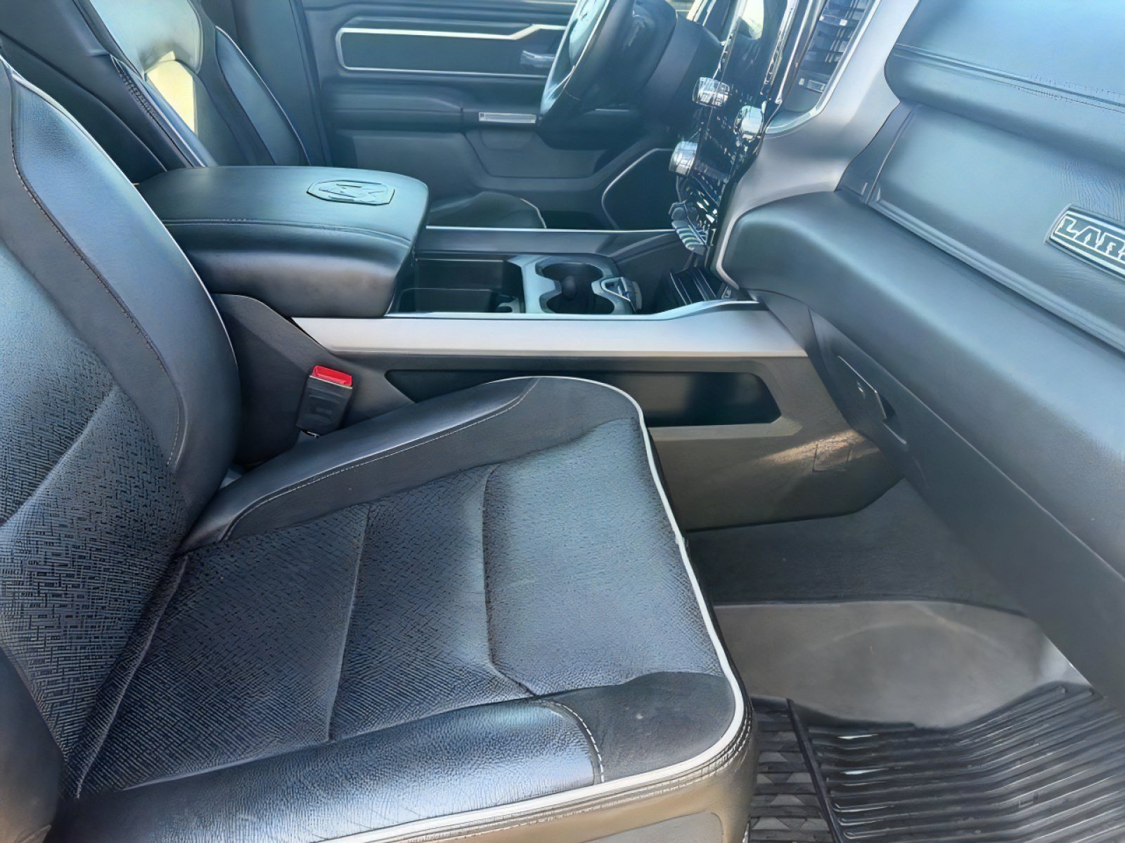 Used 2023 RAM 1500 Laramie AWD/4WD image 11