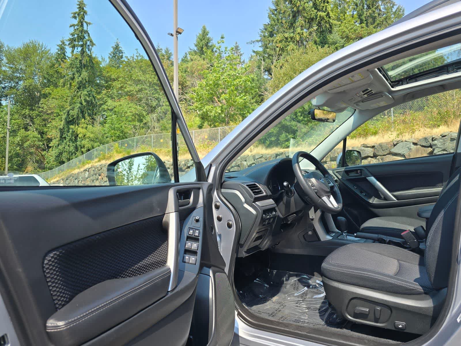 Used 2017 Subaru Forester 2.5i Premium AWD/4WD image 22