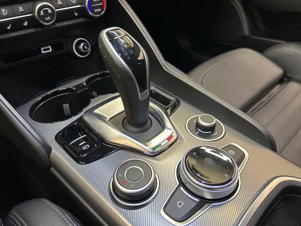 Used 2024 Alfa Romeo Giulia Veloce image 22