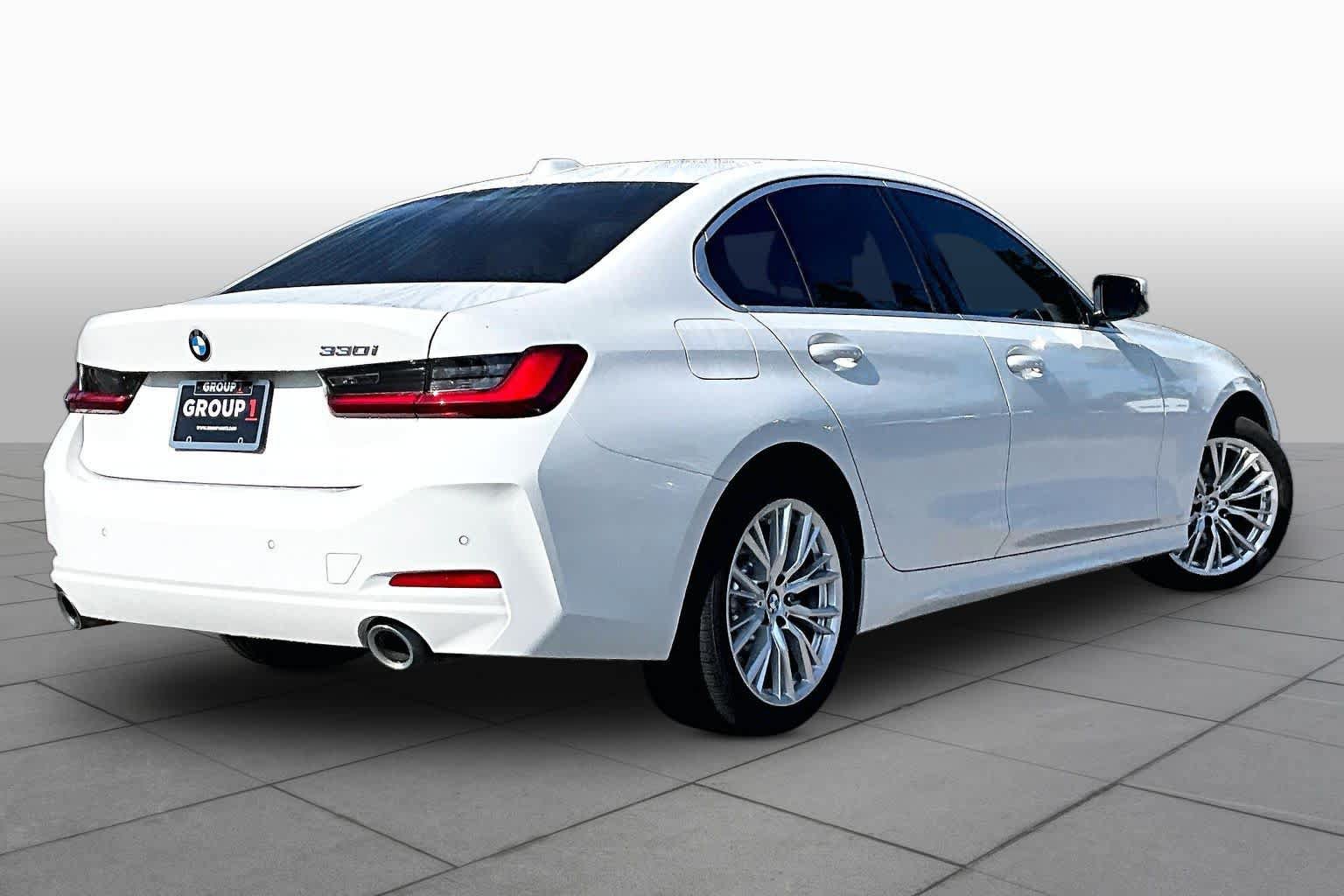 Used 2024 BMW 330i Sedan w/ Premium Package RWD image 12