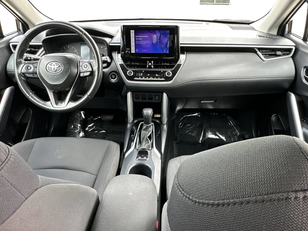 Used 2023 Toyota Corolla Cross LE AWD/4WD image 15