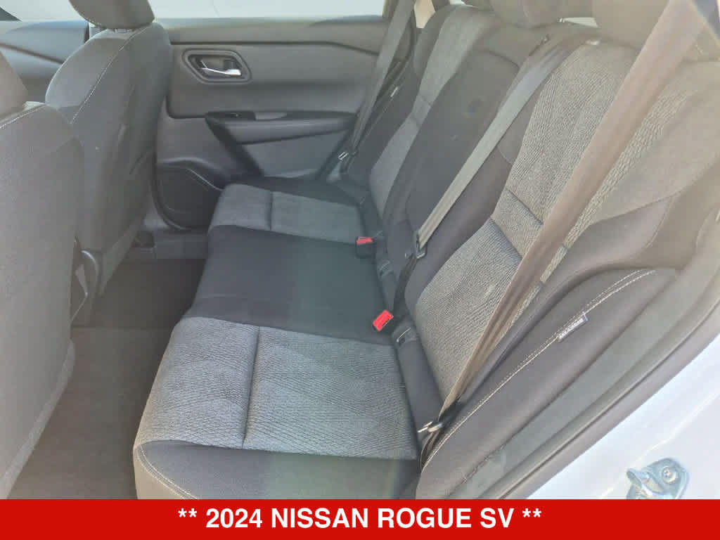 Used 2024 Nissan Rogue SV AWD/4WD image 18