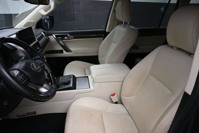 Used 2023 Lexus GX 460 Luxury w/ Sport Design Package AWD/4WD image 7