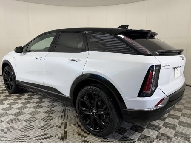 New 2026 Cadillac Optiq Sport 1 w/ LPO, ONYX Package AWD/4WD image 4