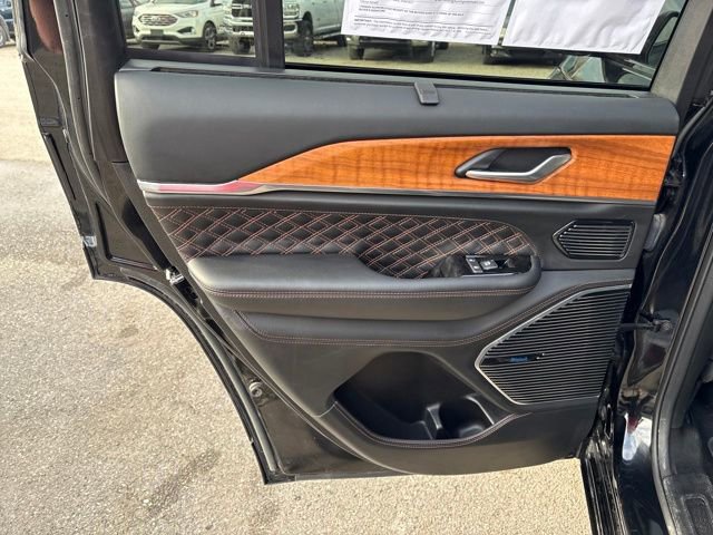 Used 2023 Jeep Grand Cherokee Summit image 13