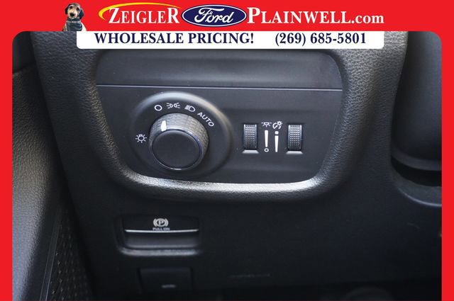 Used 2023 Jeep Grand Cherokee L Laredo w/ Luxury Tech Group I image 31