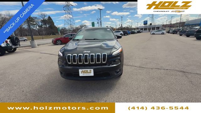 Used 2017 Jeep Cherokee Latitude w/ Cold Weather Group image 3
