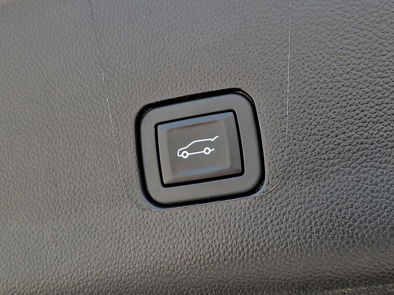 Used 2024 Chevrolet Traverse LT AWD/4WD image 31
