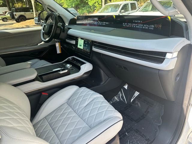 New 2026 Lincoln Navigator Black Label AWD/4WD image 17