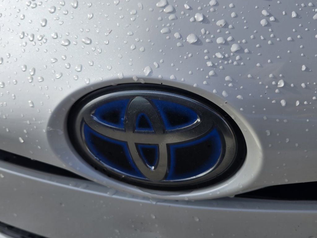 Used 2018 Toyota Prius Four Touring w/ Premium Convenience Package image 11