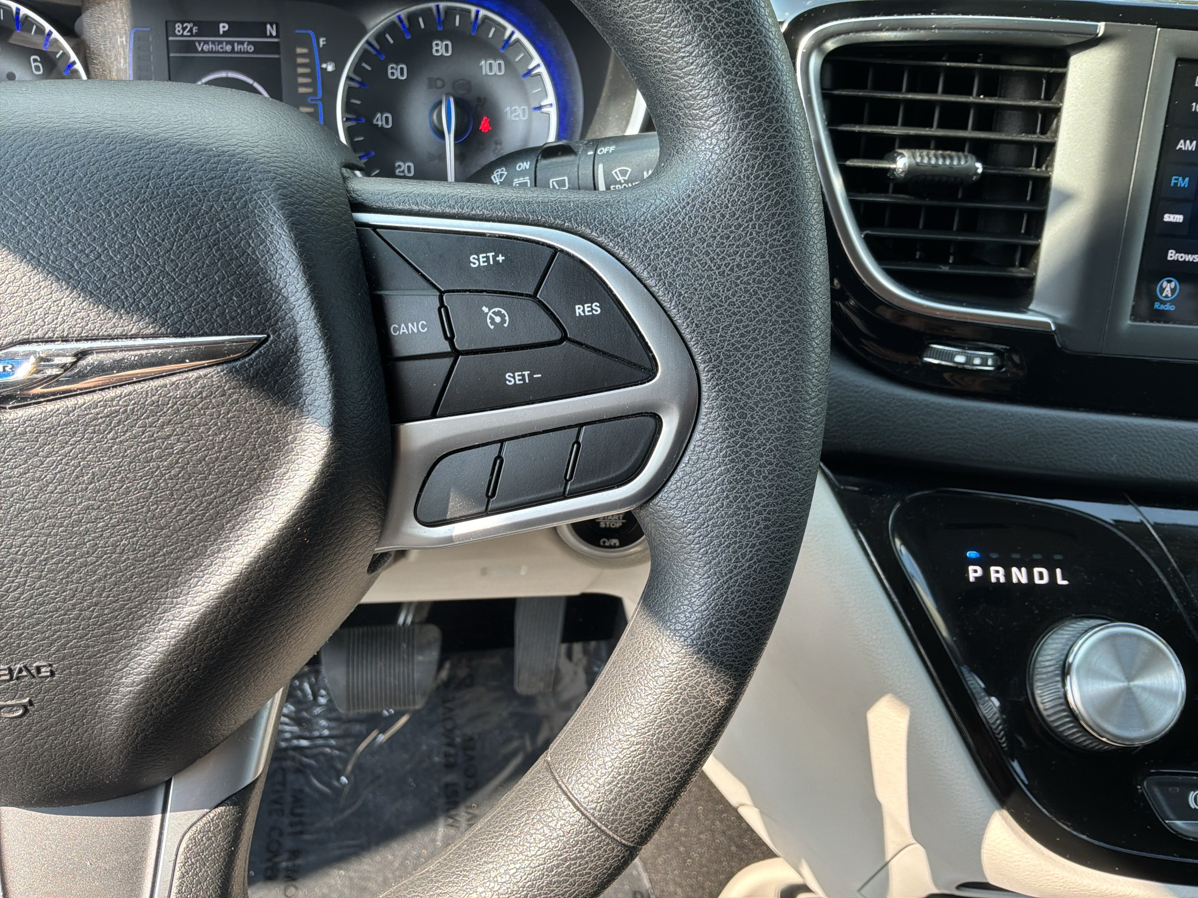 Used 2018 Chrysler Pacifica Touring Plus FWD image 20