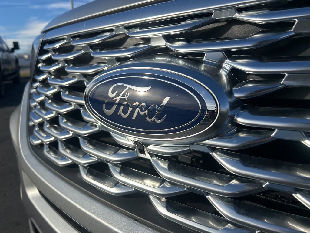 Used 2022 Ford Explorer Platinum w/ Equipment Group 601A image 10