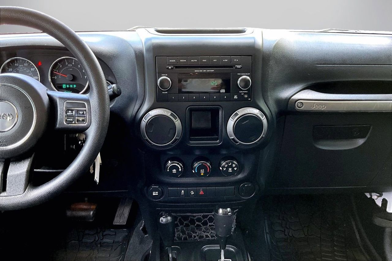 Used 2016 Jeep Wrangler Unlimited Sport w/ Max Tow Package AWD/4WD image 12