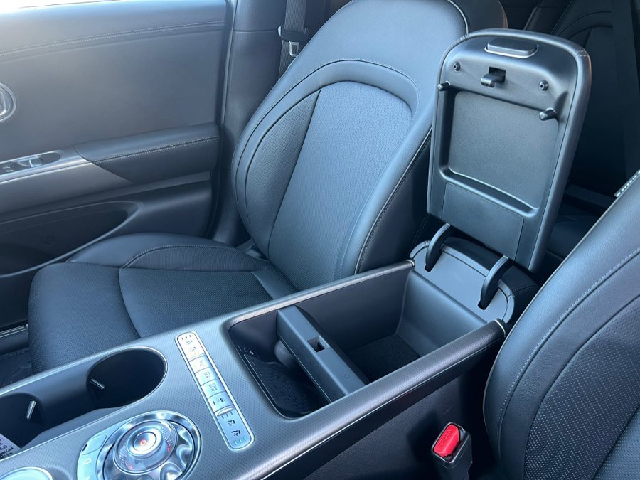 Used 2023 Genesis GV60 Advanced image 39