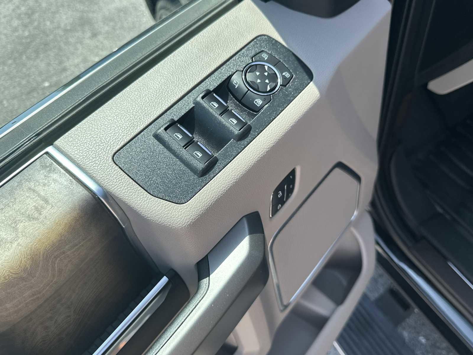 Used 2020 Ford F150 Limited AWD/4WD image 17