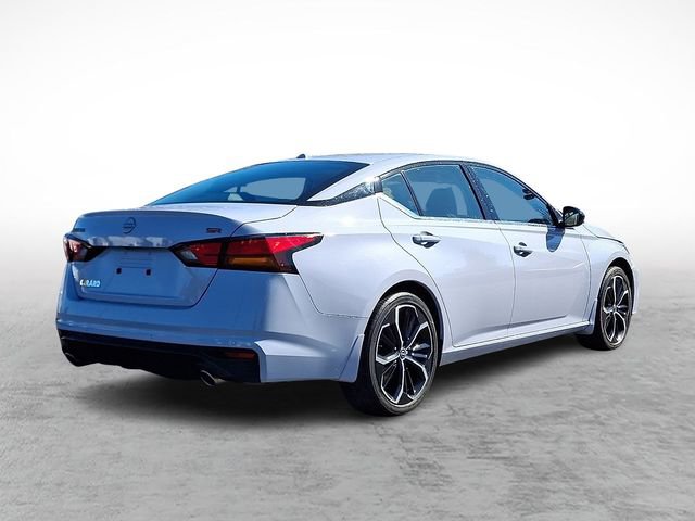 Used 2024 Nissan Altima 2.5 SR w/ SR Premium Package FWD image 6