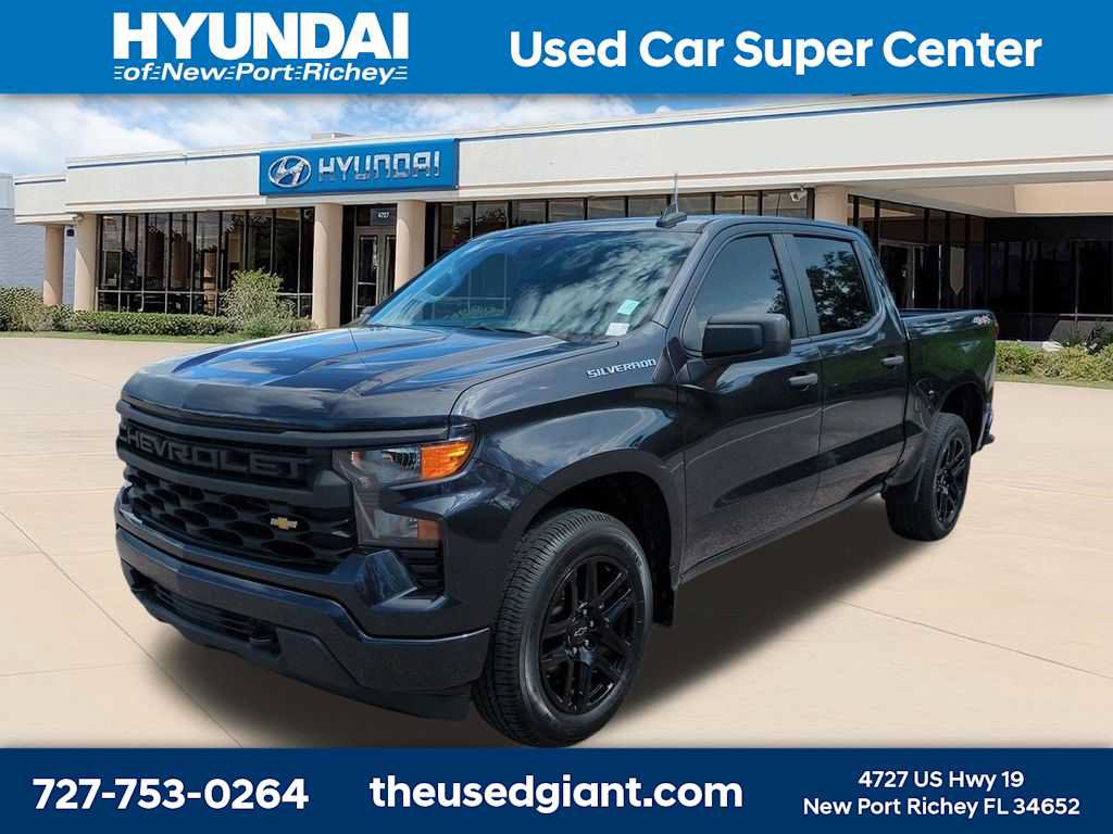 Used 2022 Chevrolet Silverado 1500 Custom AWD/4WD image 1