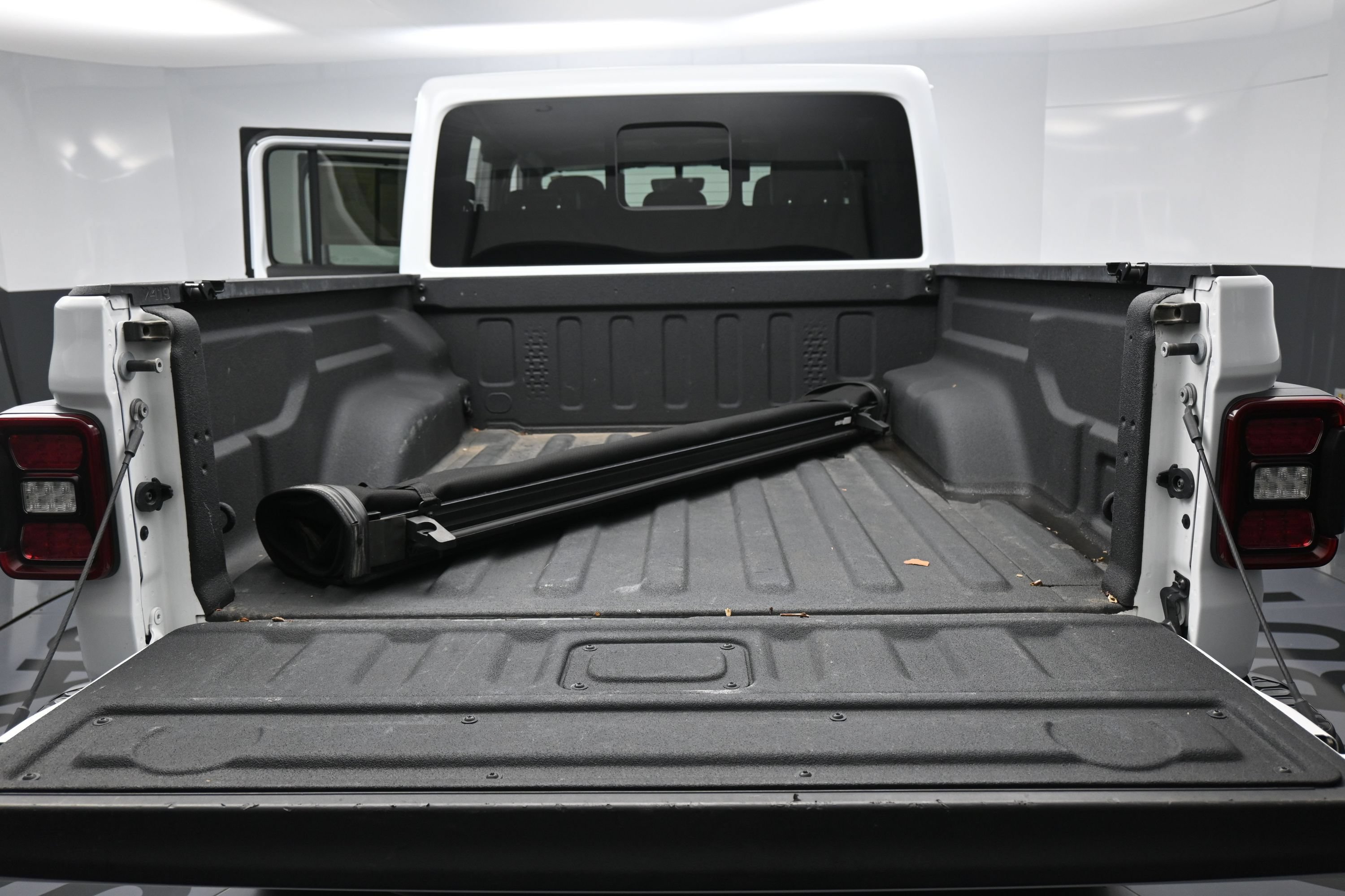 Used 2020 Jeep Gladiator Rubicon AWD/4WD image 17