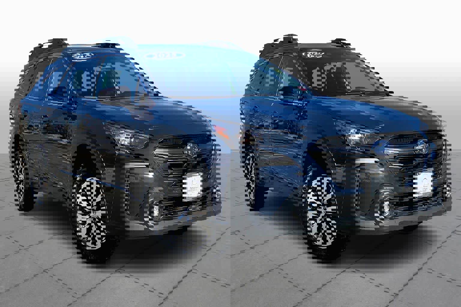 Used 2025 Subaru Outback Premium image 3