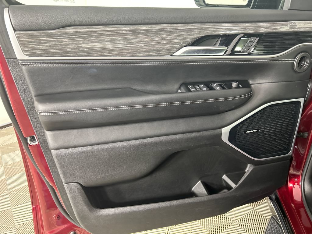 Used 2022 Jeep Wagoneer Series II AWD/4WD image 11
