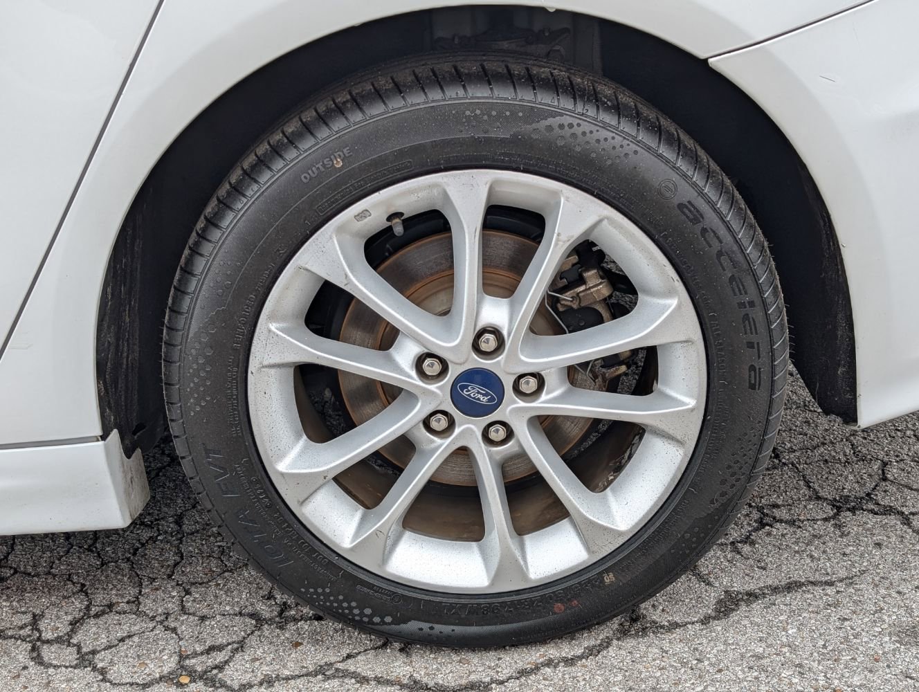 Used 2019 Ford Fusion SE image 27