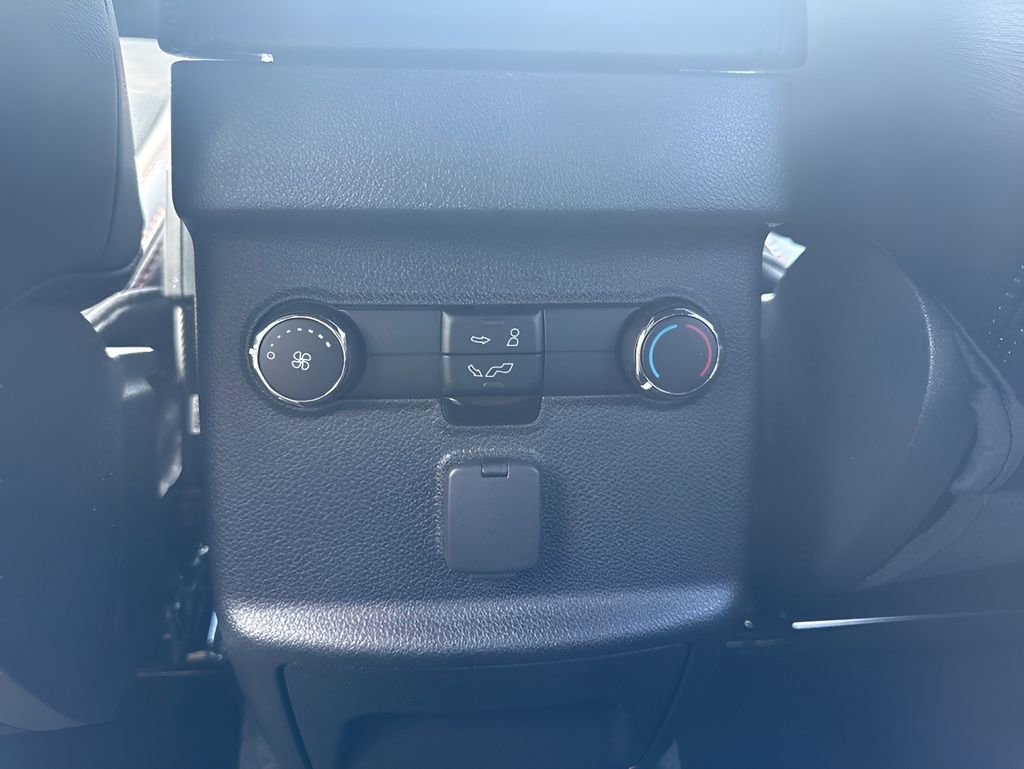 Used 2018 Ford Explorer XLT w/ Equipment Group 202A AWD/4WD image 12