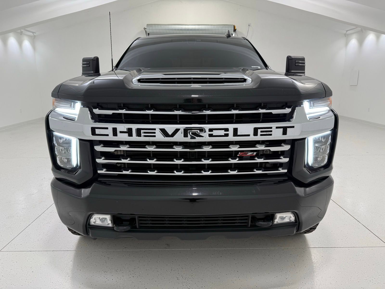 Used 2022 Chevrolet Silverado 2500 LTZ w/ LTZ Convenience Package image 2