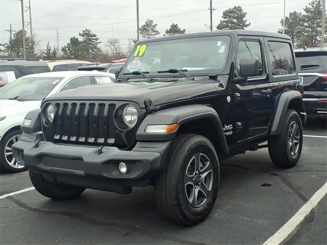 Used 2019 Jeep Wrangler Sport S image 3