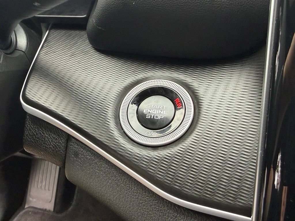 Certified 2025 Jeep Grand Cherokee Altitude AWD/4WD image 28