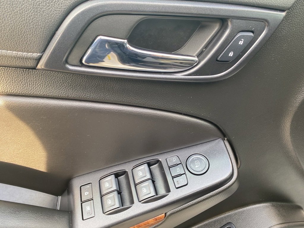 Used 2018 Chevrolet Suburban Premier image 29