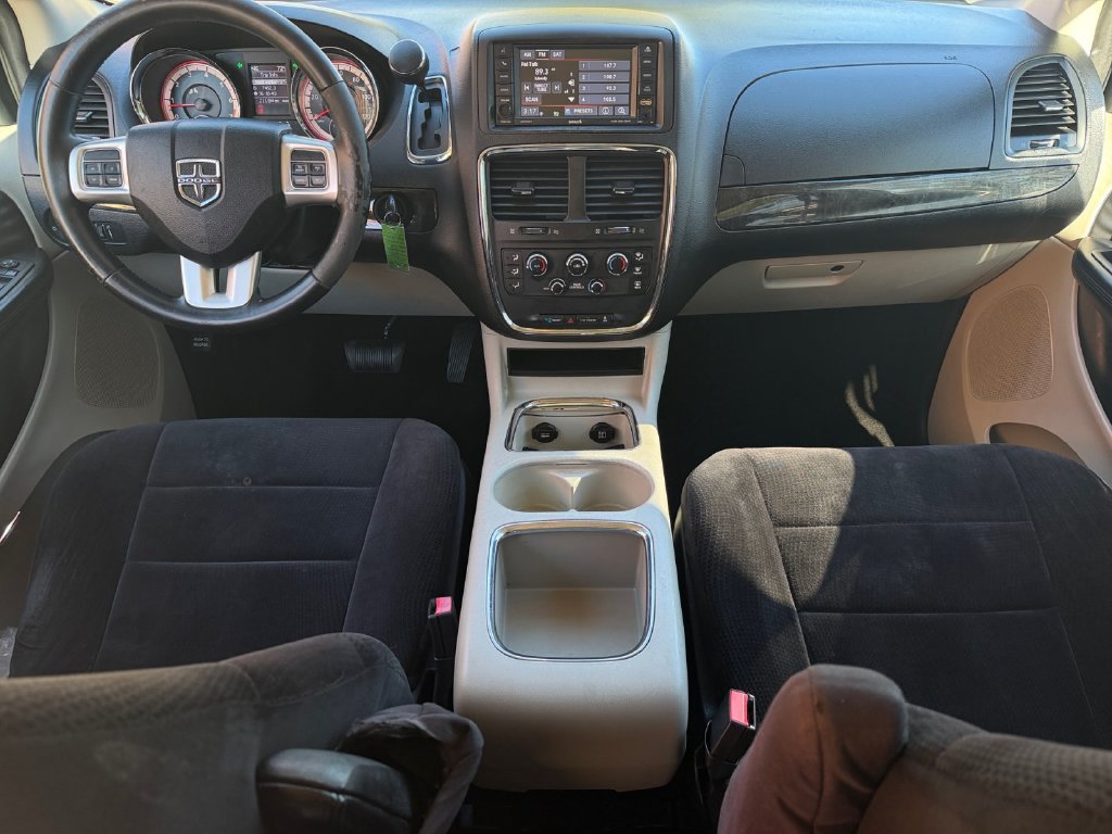 Used 2013 Dodge Grand Caravan SXT w/ Rear Park Assist Pkg FWD image 19