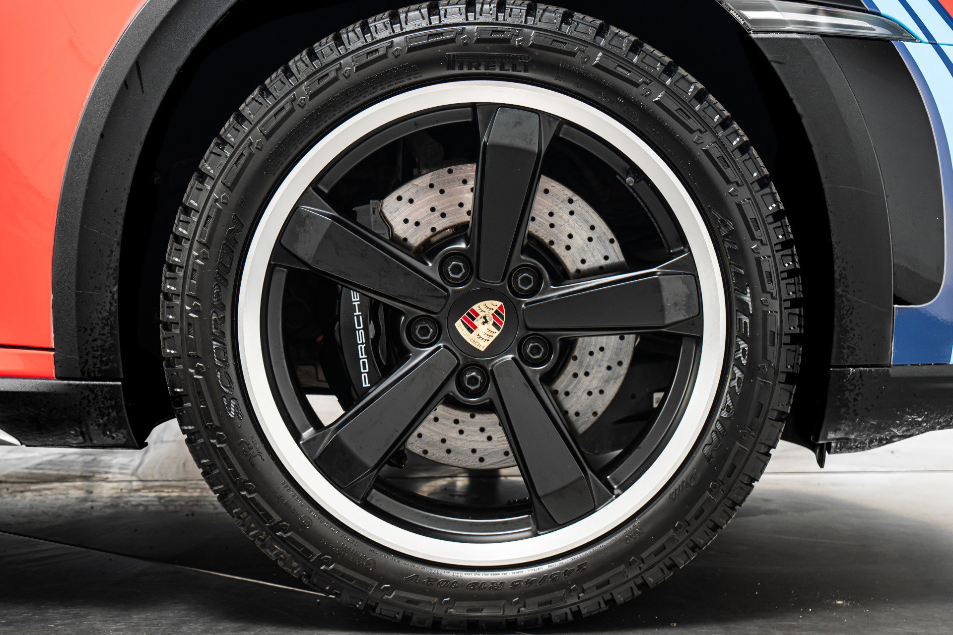 Used 2024 Porsche 911 Dakar AWD/4WD image 40