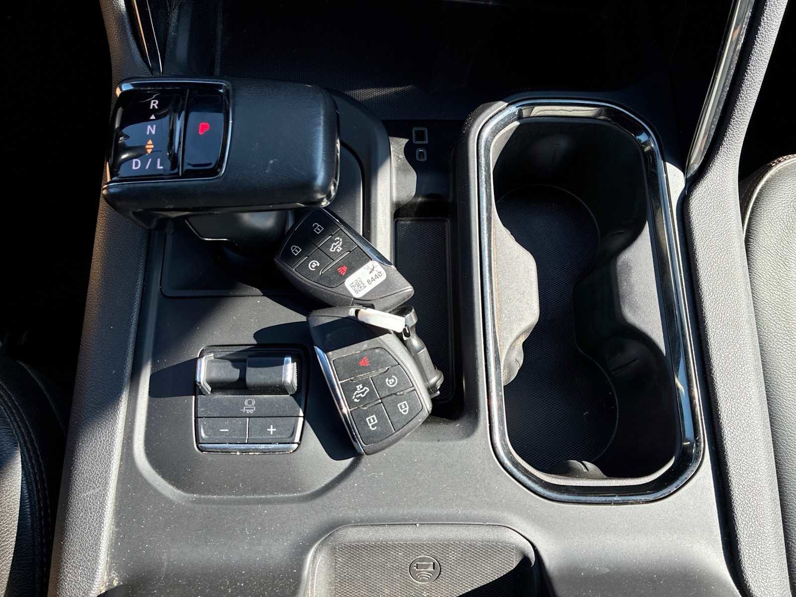 Certified 2022 GMC Sierra 1500 AT4 w/ AT4 Premium Package image 15