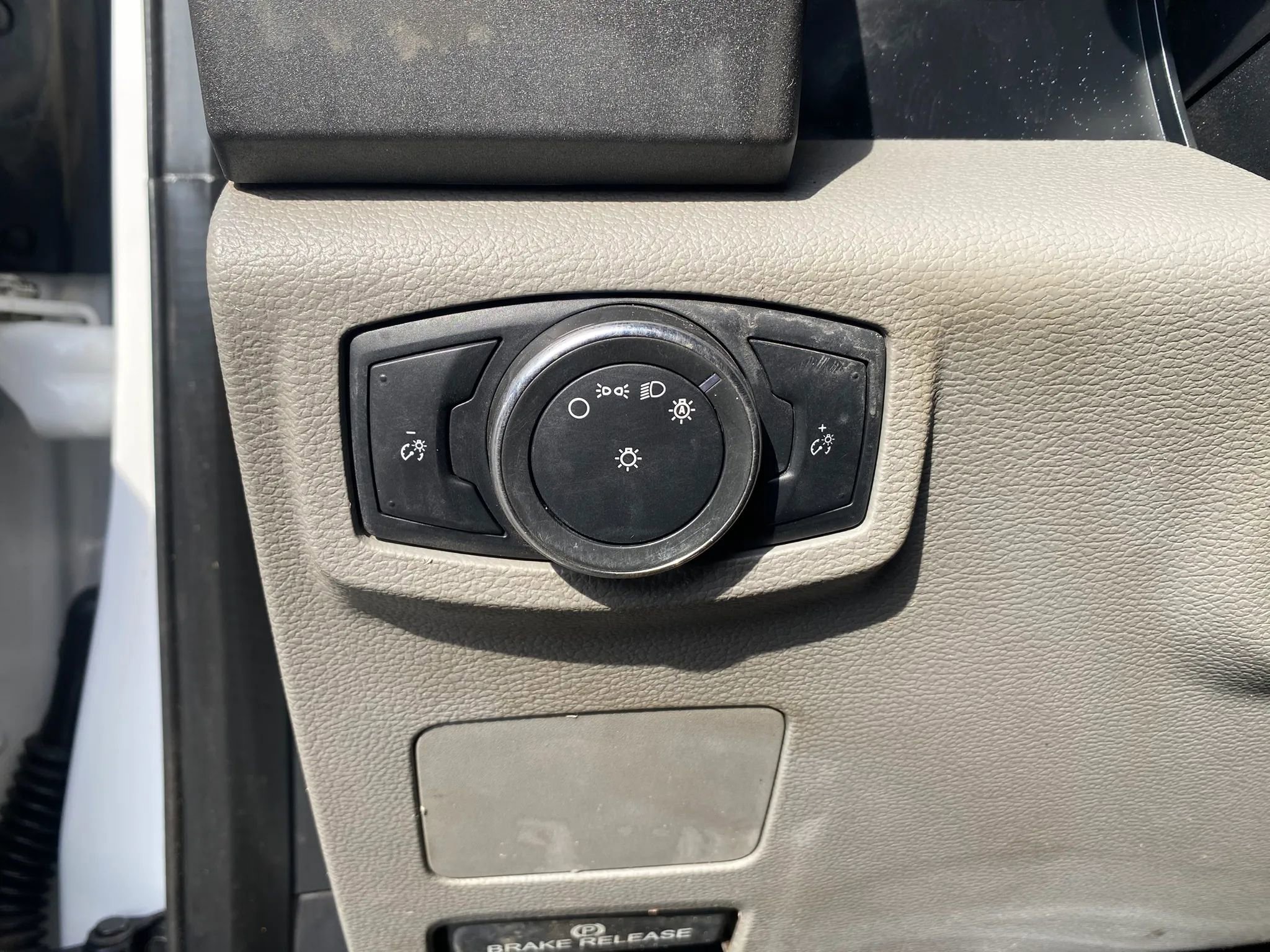 Used 2017 Ford F550 4x4 Regular Cab Super Duty image 18